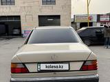 Mercedes-Benz E 230 1992 года за 1 200 000 тг. в Тараз – фото 2