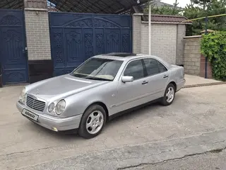 Mercedes-Benz E 280
