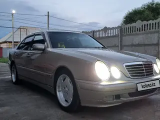 Mercedes-Benz E 320