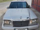 Mercedes-Benz E 220 1993 годаүшін1 650 000 тг. в Тараз