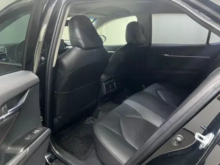 Toyota Camry 2021 года за 15 500 000 тг. в Алматы – фото 11