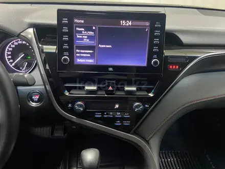Toyota Camry 2021 года за 15 500 000 тг. в Алматы – фото 15