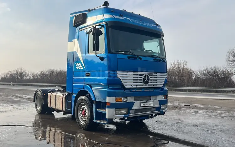 Mercedes-Benz  Actros 2000 года за 11 500 000 тг. в Астана
