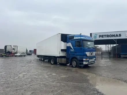Mercedes-Benz  Actros 2000 года за 11 500 000 тг. в Астана – фото 10