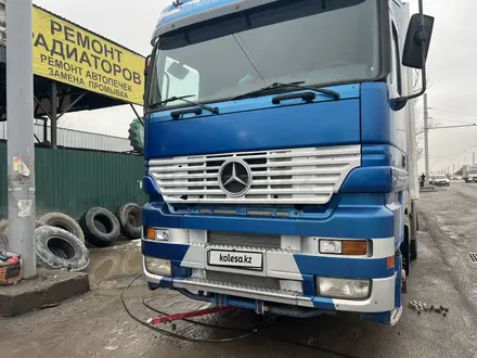 Mercedes-Benz  Actros 2000 года за 11 500 000 тг. в Астана – фото 13