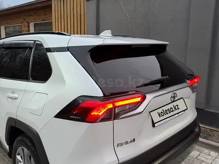 Toyota RAV4 2021 года за 15 800 000 тг. в Актобе – фото 9