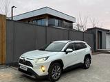 Toyota RAV4 2021 годаүшін15 800 000 тг. в Актобе