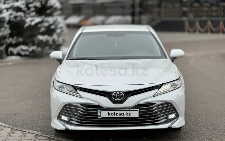 Toyota Camry 2019 года за 14 000 000 тг. в Алматы