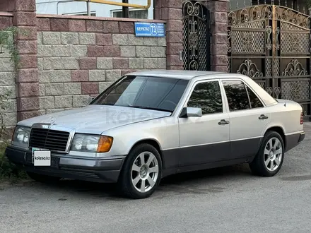 Mercedes-Benz E 230 1991 года за 1 600 000 тг. в Алматы – фото 2