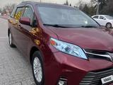 Toyota Sienna 2015 года за 15 300 000 тг. в Алматы – фото 2