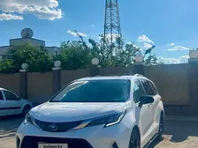 Toyota Sienna, 2023