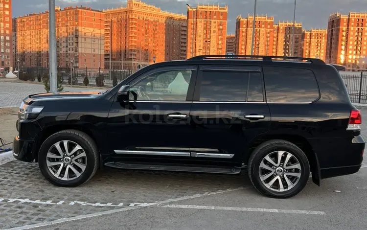 Toyota Land Cruiser 2017 годаfor38 000 000 тг. в Актау