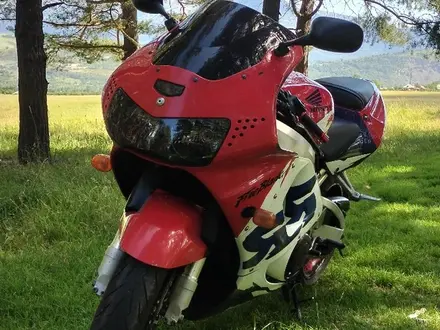 Honda  CBR 919RR Fireblade 2000 года за 2 500 000 тг. в Алматы