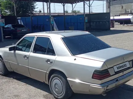 Mercedes-Benz E 230 1990 года за 1 400 000 тг. в Тараз – фото 2