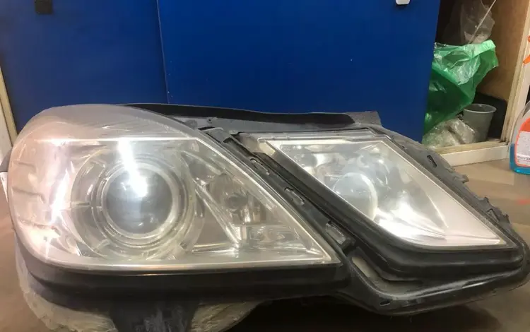 Фары передние на Мерседес w 212 E class за 1 000 тг. в Алматы