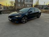 Toyota Camry 2019 года за 9 300 000 тг. в Атырау – фото 4