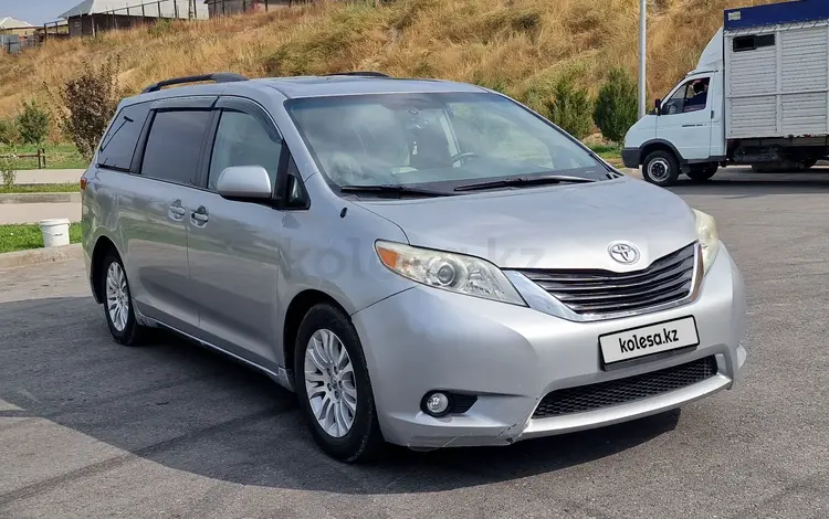 Toyota Sienna 2010 годаfor11 000 000 тг. в Шымкент