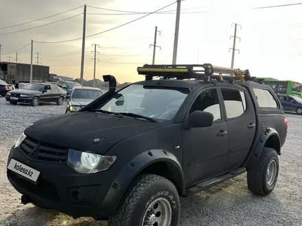 Mitsubishi L200 2013 года за 8 000 000 тг. в Шымкент