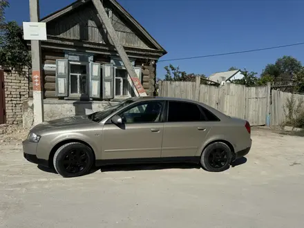 Audi A4 2001 года за 3 000 000 тг. в Уральск – фото 2