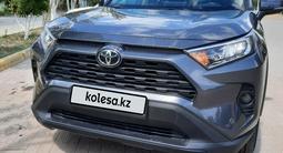 Toyota RAV4 2021 годаfor16 200 000 тг. в Актобе