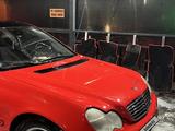 Mercedes-Benz C 200 2001 годаfor2 500 000 тг. в Талгар – фото 4