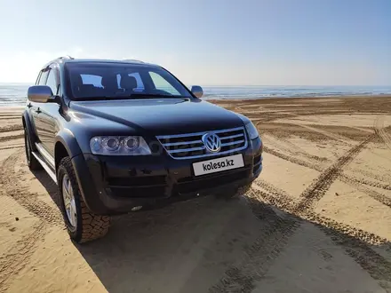 Volkswagen Touareg 2005 года за 4 500 000 тг. в Алматы – фото 5