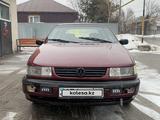 Volkswagen Passat 1994 годаfor900 000 тг. в Алматы – фото 2