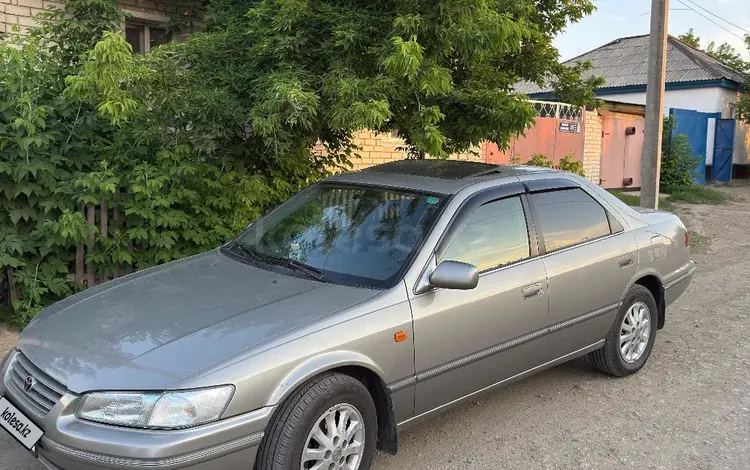 Toyota Camry 1998 года за 3 700 000 тг. в Семей