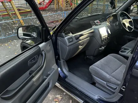 Honda CR-V 1995 года за 2 500 000 тг. в Алматы – фото 10