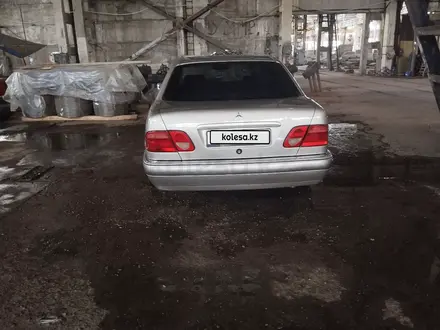 Mercedes-Benz E 280 1996 года за 3 500 000 тг. в Шымкент – фото 13