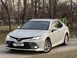 Toyota Camry 2019 годаfor14 500 000 тг. в Тараз – фото 2