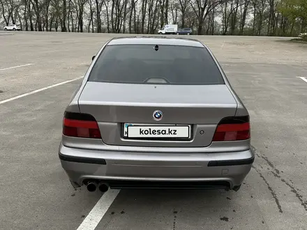 BMW 528 1996 года за 3 000 000 тг. в Алматы – фото 4