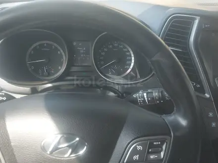 Hyundai Santa Fe 2017 года за 7 800 000 тг. в Актобе – фото 8