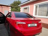 Toyota Camry 2014 годаүшін9 500 000 тг. в Актобе – фото 2