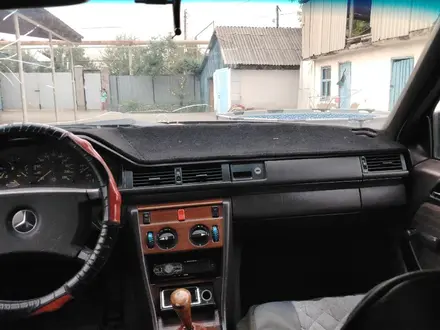Mercedes-Benz E 230 1992 года за 650 000 тг. в Алматы – фото 2