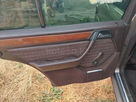 Mercedes-Benz E 230 1992 года за 650 000 тг. в Алматы – фото 17