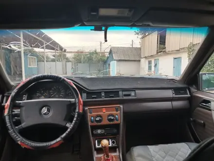 Mercedes-Benz E 230 1992 года за 650 000 тг. в Алматы