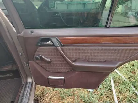 Mercedes-Benz E 230 1992 года за 650 000 тг. в Алматы – фото 23