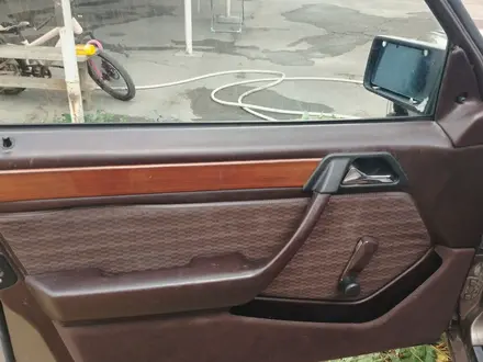Mercedes-Benz E 230 1992 года за 650 000 тг. в Алматы – фото 29