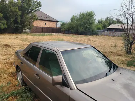 Mercedes-Benz E 230 1992 года за 650 000 тг. в Алматы – фото 4