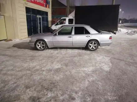 Mercedes-Benz E 280 1993 года за 2 300 000 тг. в Актобе – фото 3