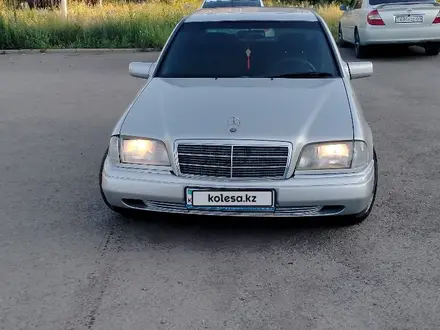 Mercedes-Benz C 280 1995 года за 2 100 000 тг. в Караганда – фото 2