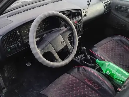 Volkswagen Passat 1994 года за 1 500 000 тг. в Семей – фото 2