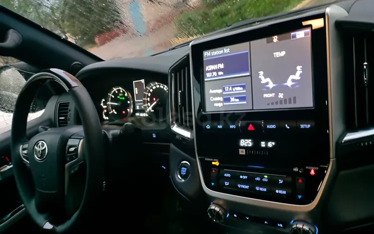 Toyota Land Cruiser 2018 года за 37 000 000 тг. в Актобе