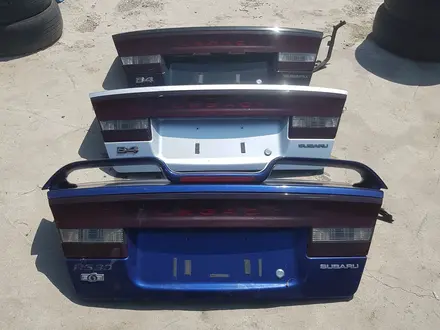 Крышки багажника на Subaru Legacy BE5 за 70 000 тг. в Алматы