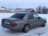 Mercedes-Benz E 200 1993 годаfor1 735 000 тг. в Актобе – фото 5