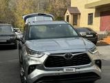 Toyota Highlander 2021 года за 24 000 000 тг. в Караганда