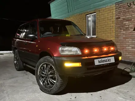 Toyota RAV4 1995 года за 3 000 000 тг. в Семей – фото 2