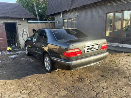 Mercedes-Benz E 200 1999 года за 5 700 000 тг. в Караганда – фото 5