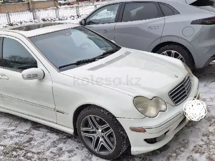 Mercedes-Benz C 230 2007 года за 4 100 000 тг. в Астана – фото 2